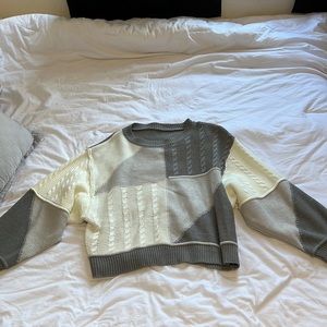 Purchased from Shein last year. Worn once! Super comfy sweater, no tags.
